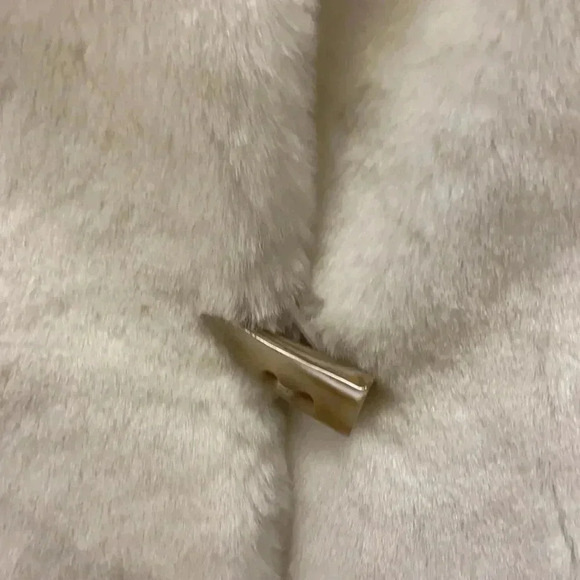 Faux fur vintage winter  coat with tree details - Picture 4 of 11